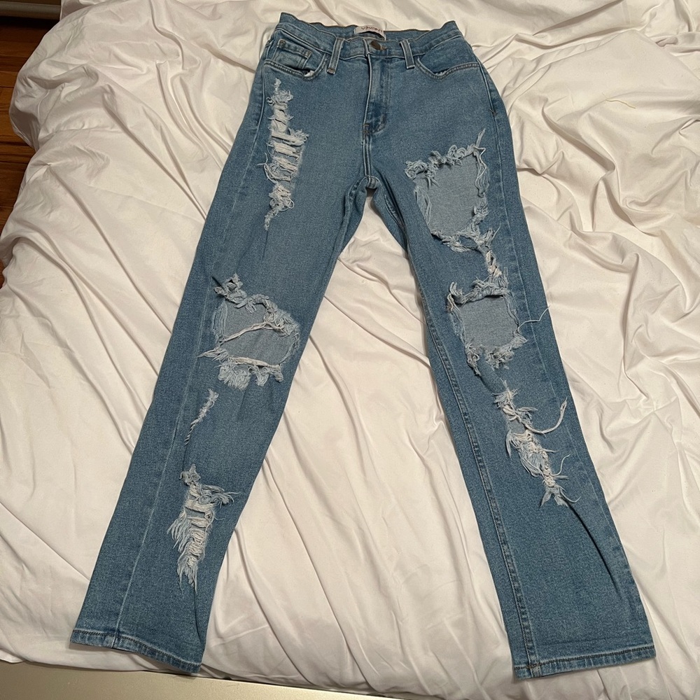 Ripped Boyfriend Jeans